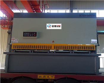 剪板機(jī)設(shè)備操作人員安全須知